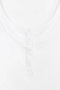 BUTTONED RIBBED TOP