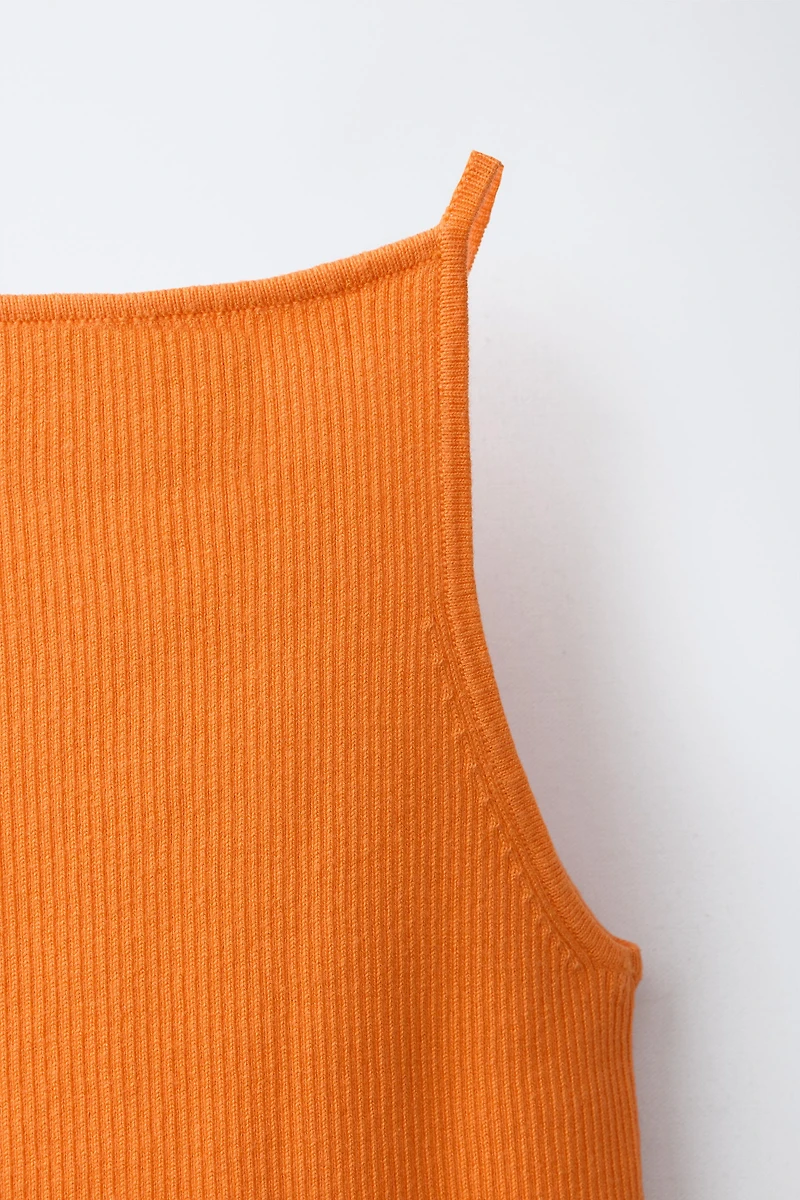 RIBBED KNIT TOP