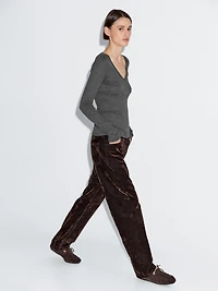 Ribbed V-neck T-shirt with long sleeves