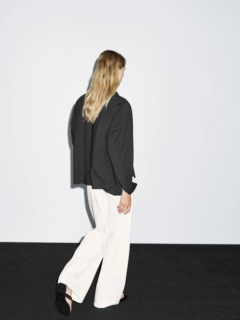 Loose-fitting 100% cotton poplin shirt