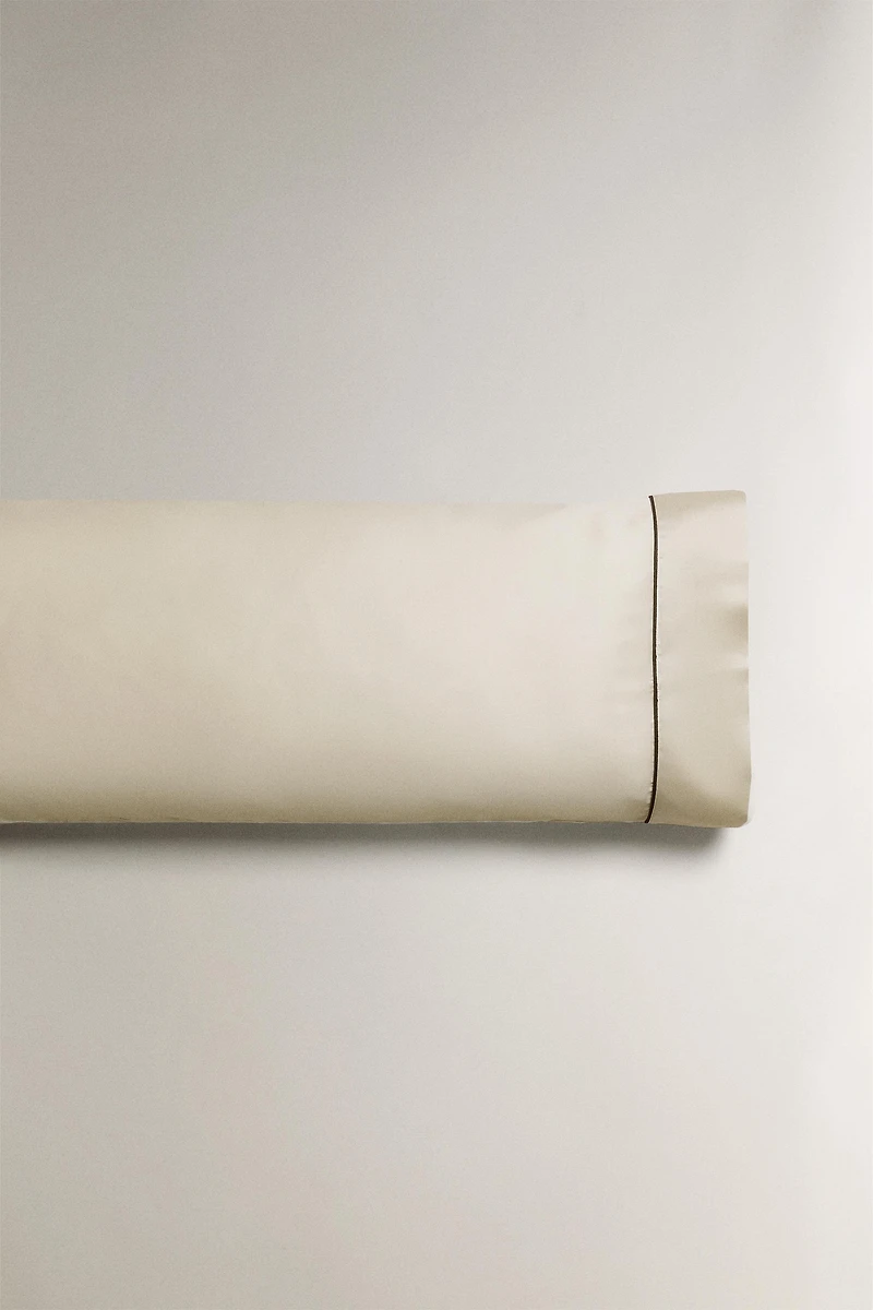 TAIE D’OREILLER SATIN PASSEPOIL