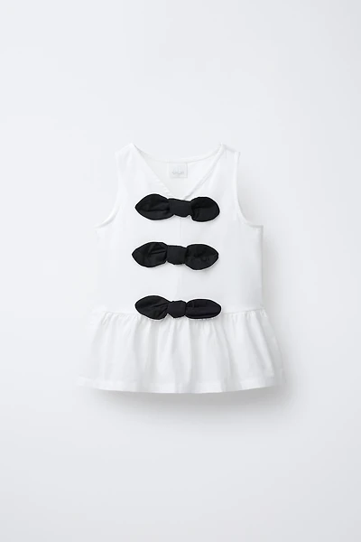T-SHIRT COMBINÉ AVEC LACETS