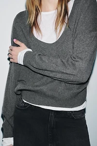 DEEP V-NECK KNIT JUMPER