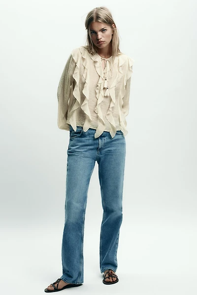 BLOUSE ROMANTIQUE À VOLANTS