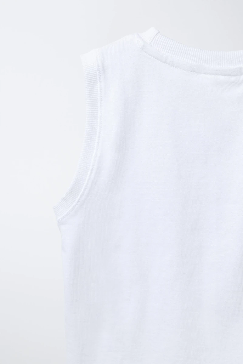 PLAIN SLEEVELESS T-SHIRT