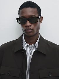 Short jacket with pocket details
