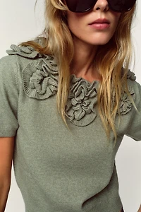 FLORAL KNIT SWEATER