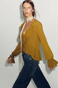 FLOWY RUFFLED TOP