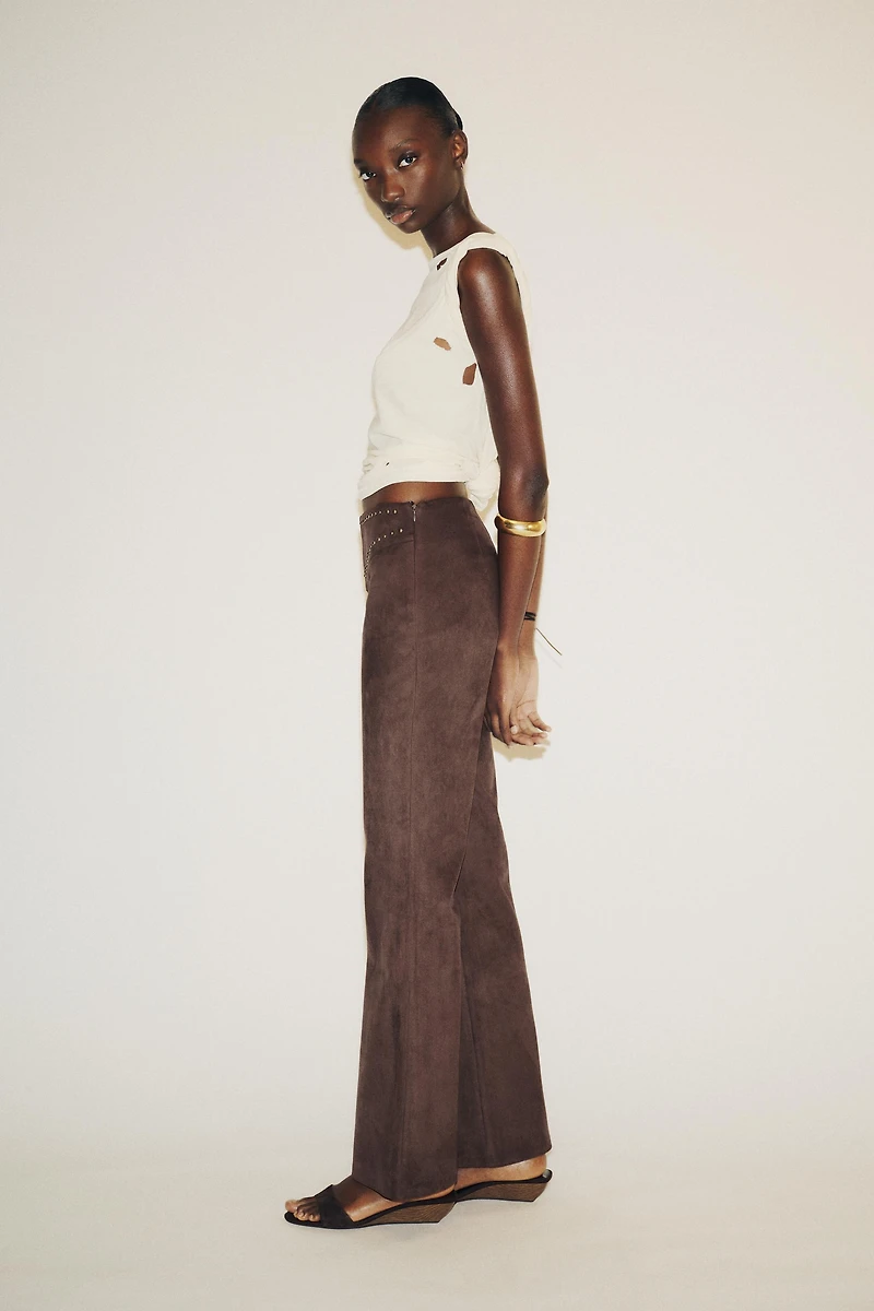PANTALON FLARE EFFET DAIM CLOUS