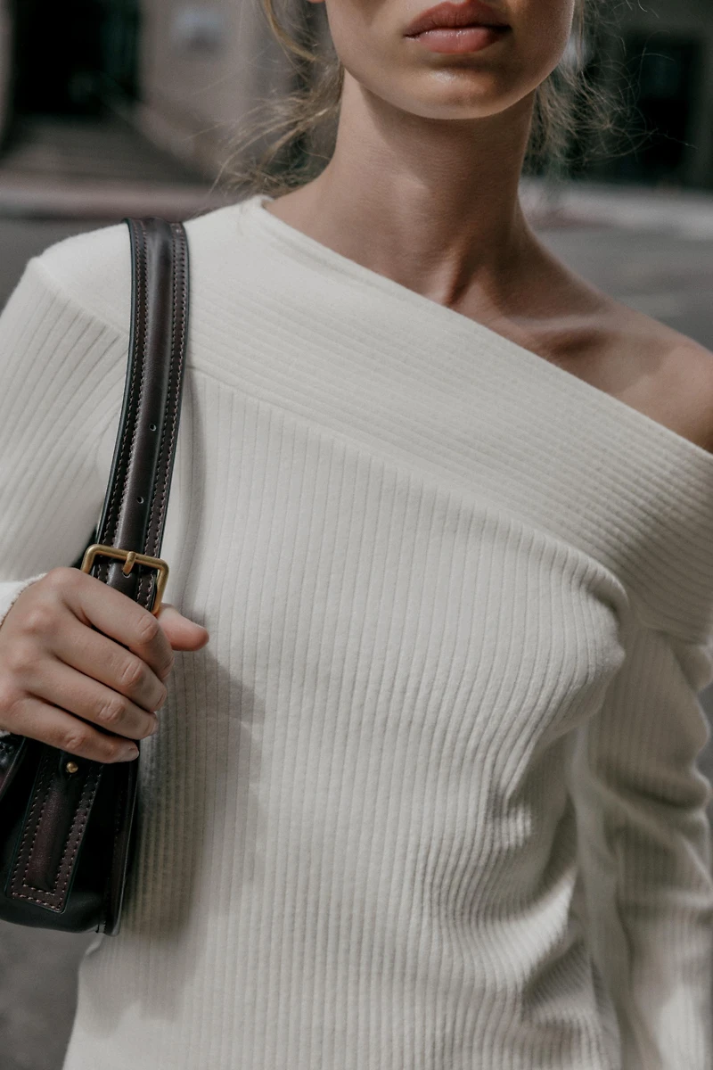 ASYMMETRIC SOFT RIBBED TOP