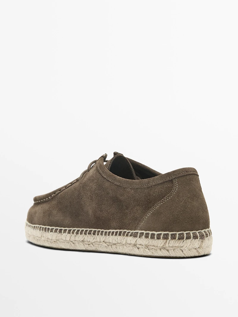 Split leather shoes with moc toe and jute sole