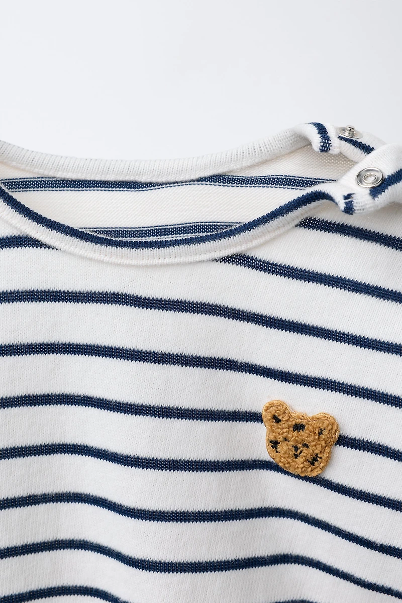 T-SHIRT À RAYURES AVEC DÉCOR TIGRE EN VELOURS BOUCLÉ