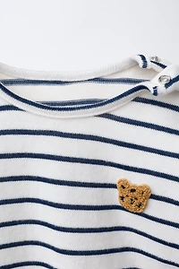 T-SHIRT À RAYURES AVEC DÉCOR TIGRE EN VELOURS BOUCLÉ