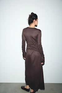 ROBE MI-LONGUE À PLIS