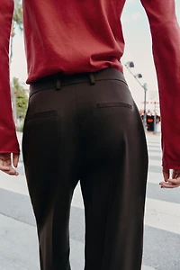 PLEATED STRAIGHT LEG PANTS