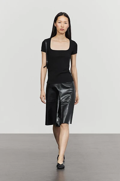 Short sleeve square neckline T-shirt