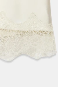 JUPE MI-LONGUE EN SATIN AVEC DENTELLE