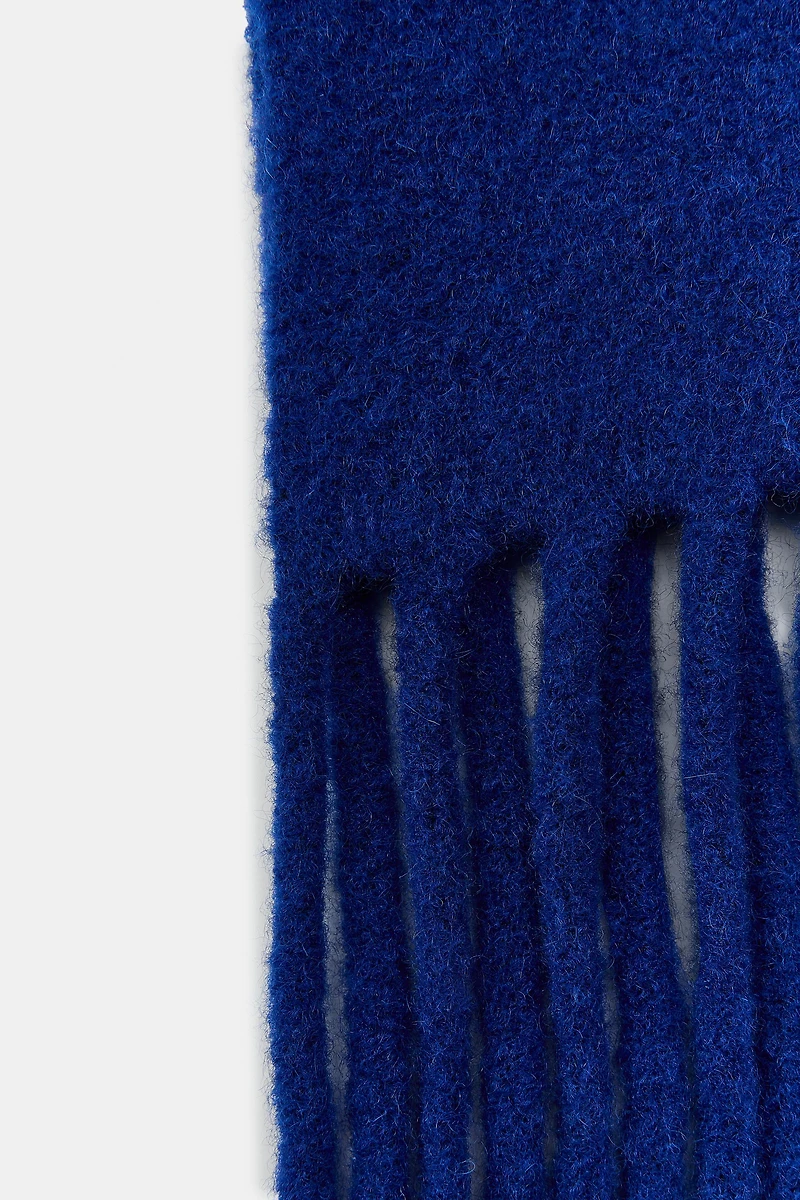 ÉCHARPE EN MAILLE AVEC LAINE FRANGES