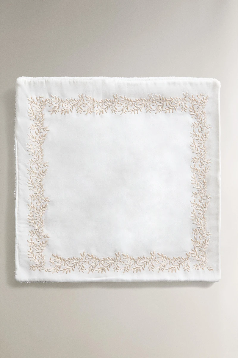 PACK OF EMBROIDERED VEGETABLE DESIGN HAND TOWELS (PACK OF 2)
