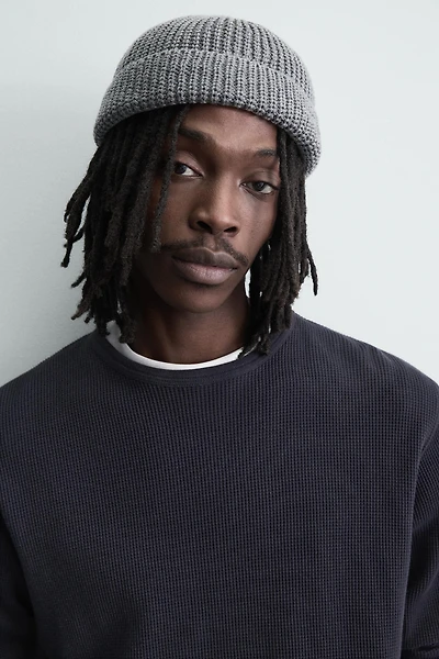 SHORT KNIT HAT