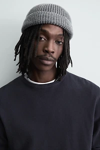 SHORT KNIT HAT