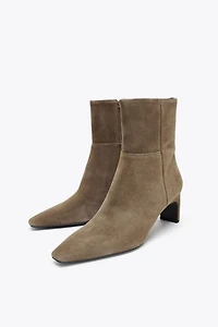 BOTTINES À TALONS KITTEN EN CROÛTE DE CUIR