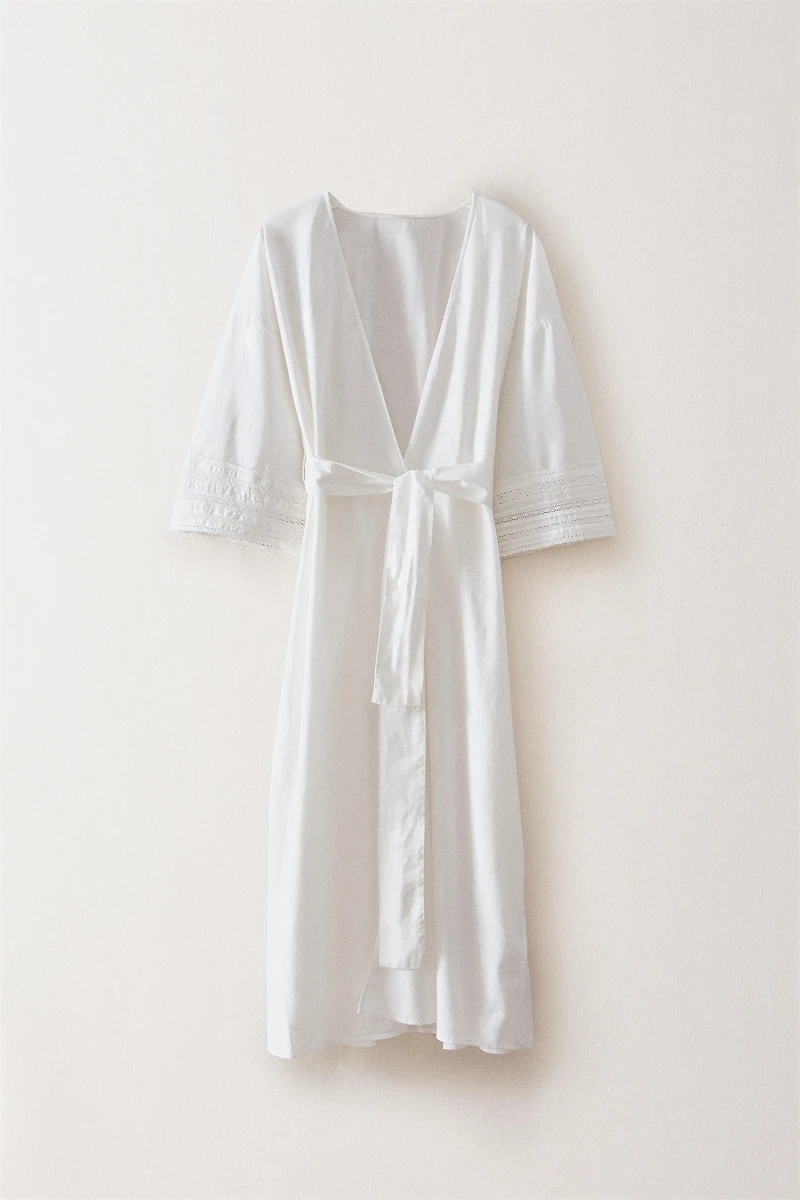 LACE ROBE