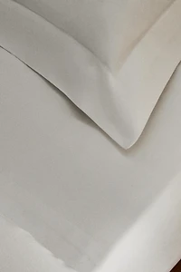 THICK SATEEN FLAT SHEET (300 THREAD COUNT)