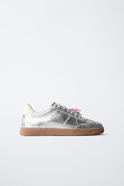 METALLIC CHARM SNEAKERS