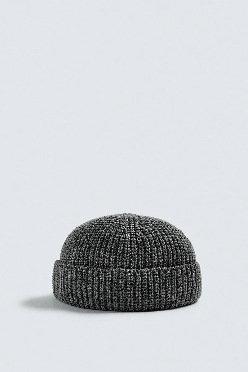 SHORT KNIT HAT