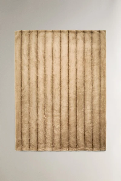 STRIPED FAUX FUR BLANKET