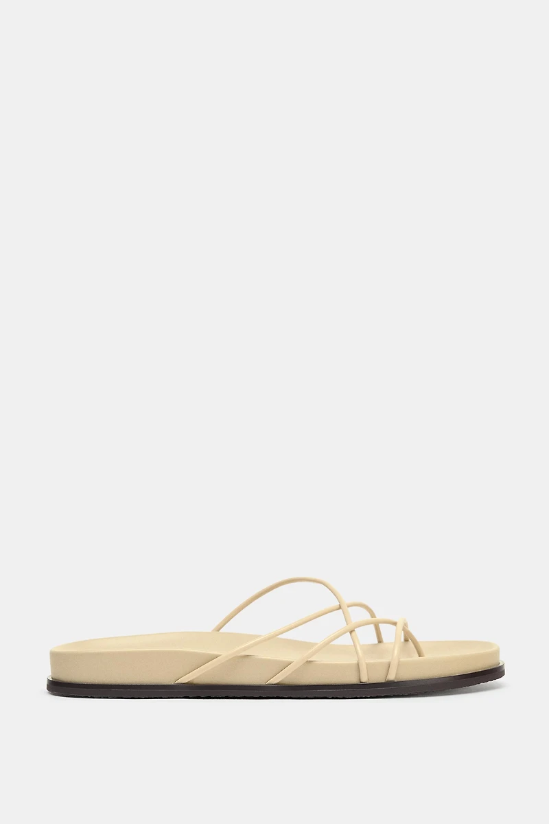 CROSSED STRAP SANDALS
