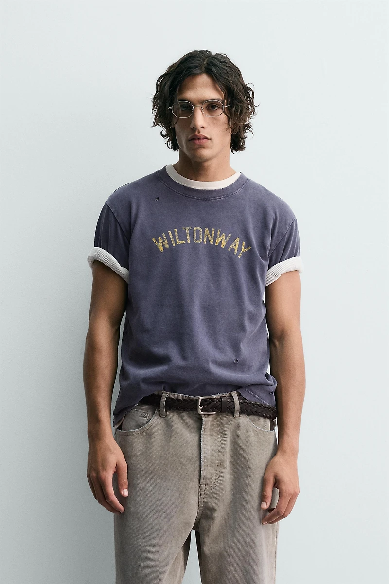 T-SHIRT DÉLAVÉ À IMPRIMÉ NUMÉRO