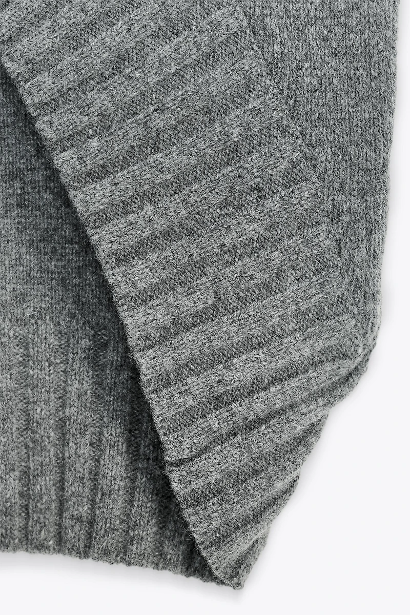 OVERSIZED WOOL KNIT VEST