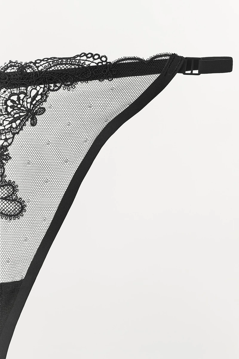 LACE THONG