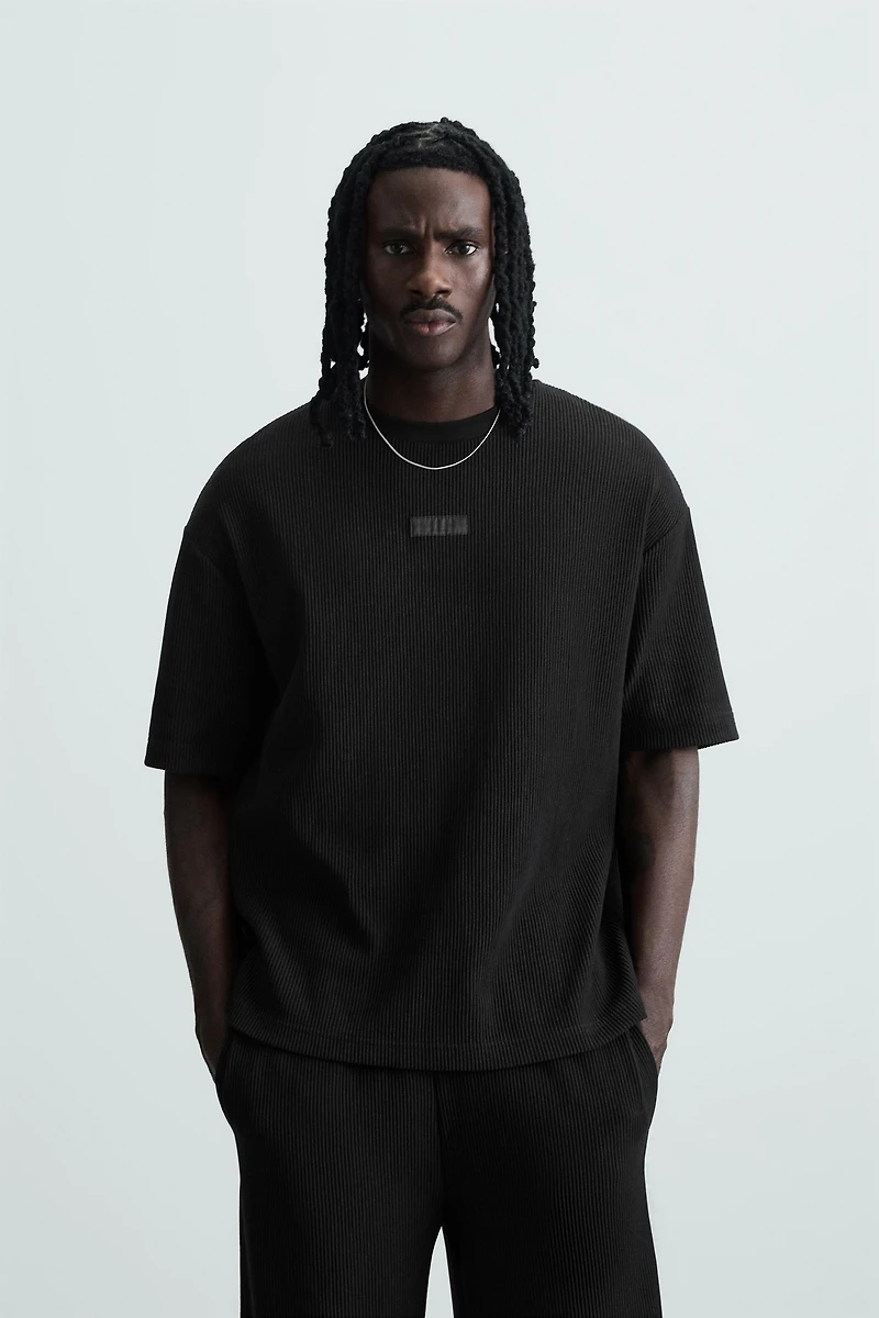 VERTICAL TEXTURED T-SHIRT