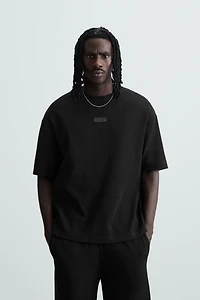 VERTICAL TEXTURED T-SHIRT