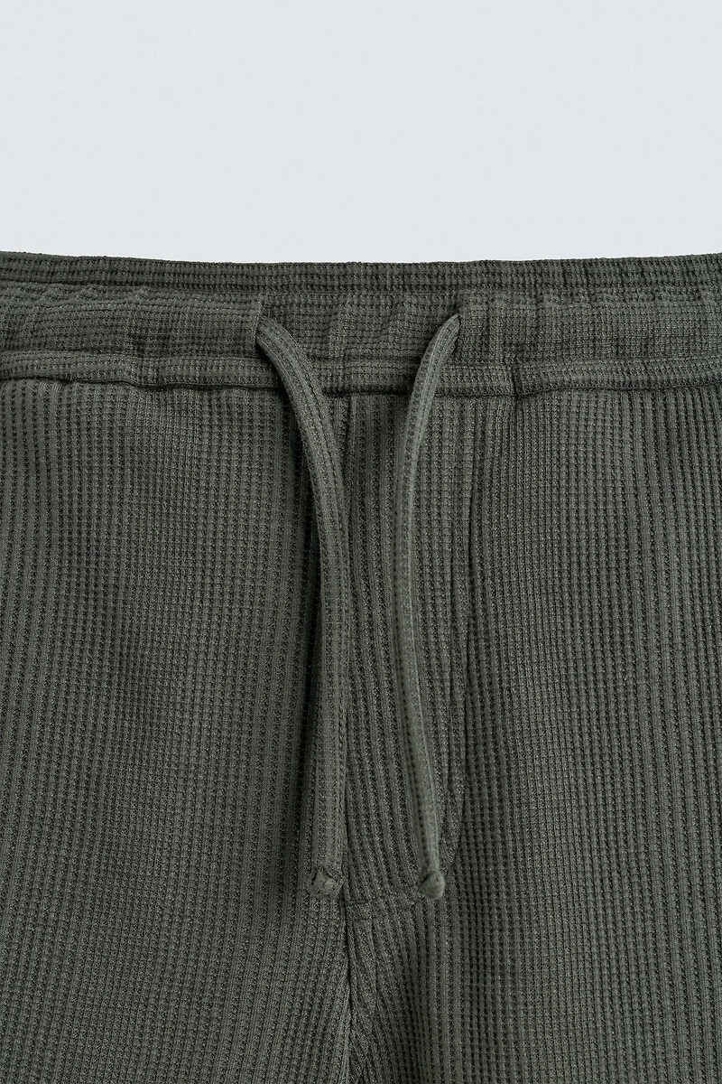 RELAXED FIT STRUCTURED SHORTS
