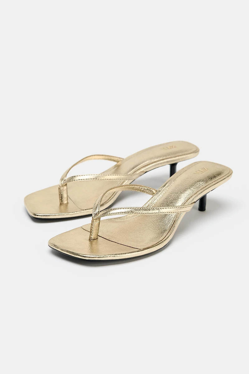 METALLIC EFFECT KITTEN SANDALS