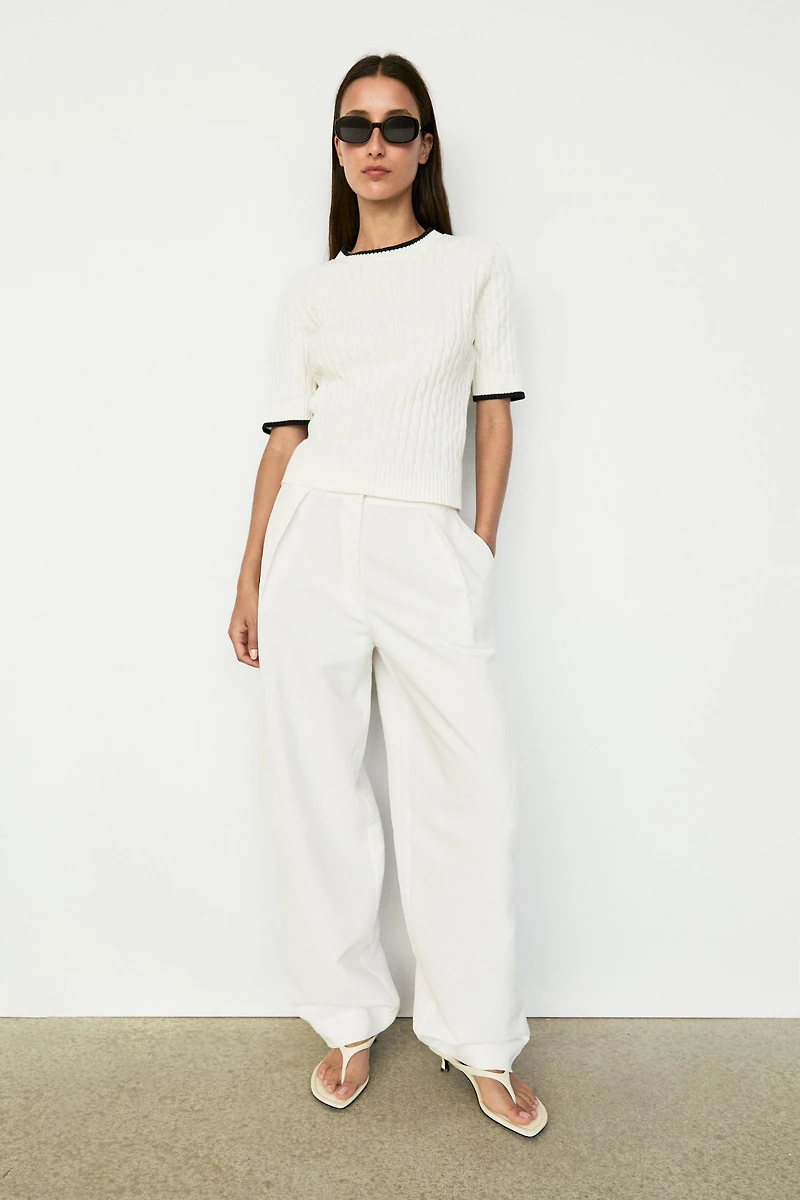 Short sleeve cable-knit sweater
