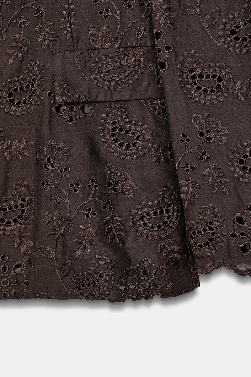 VESTE DROITE ÉPAULETTES BRODERIES AJOURÉES