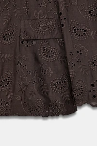 VESTE DROITE ÉPAULETTES BRODERIES AJOURÉES