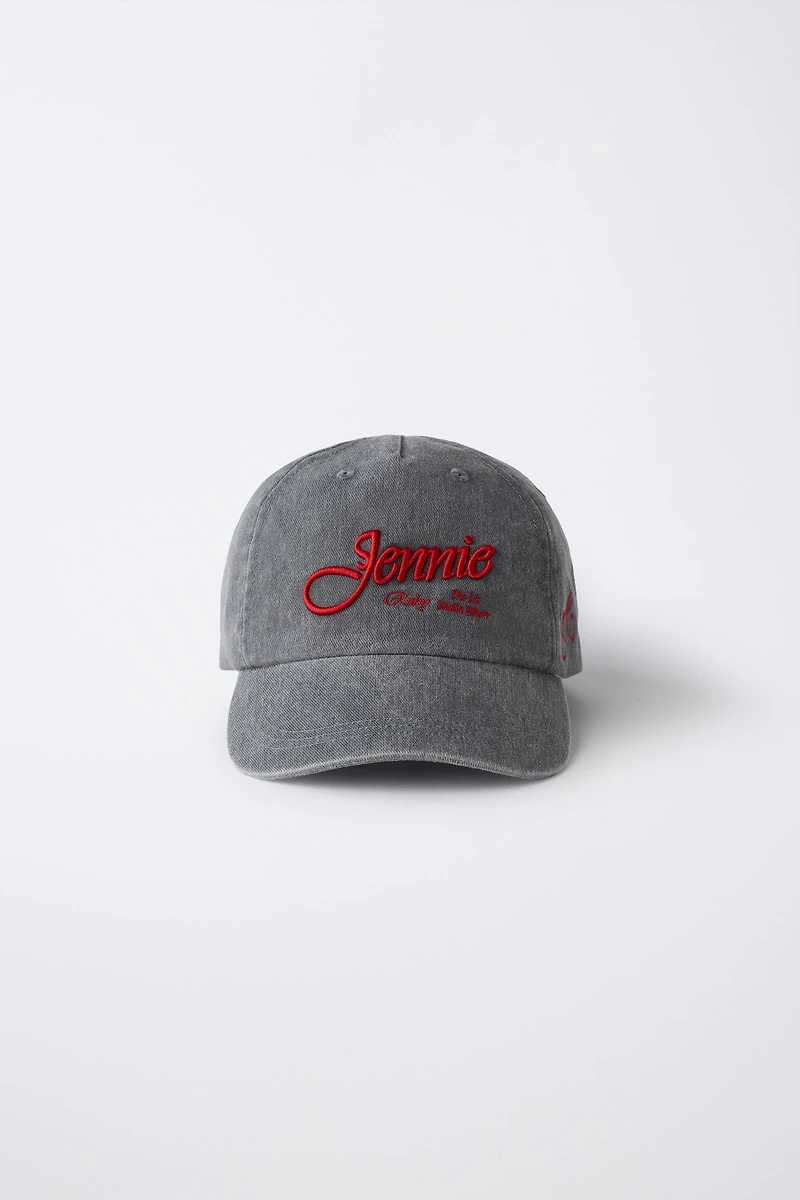 CASQUETTE EFFET DÉLAVÉ BRODÉE JENNIE RUBY®