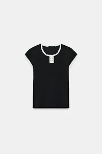 TOP LISERÉS À BOUTONS