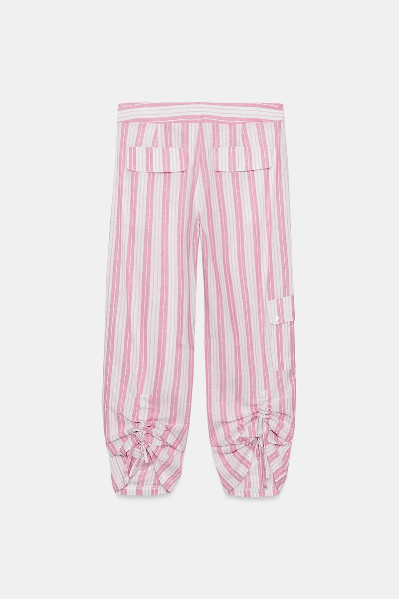 PANTALON À RAYURES ET PLIS