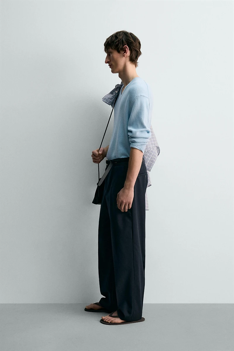 COTTON-LINEN BLEND V-NECK JUMPER