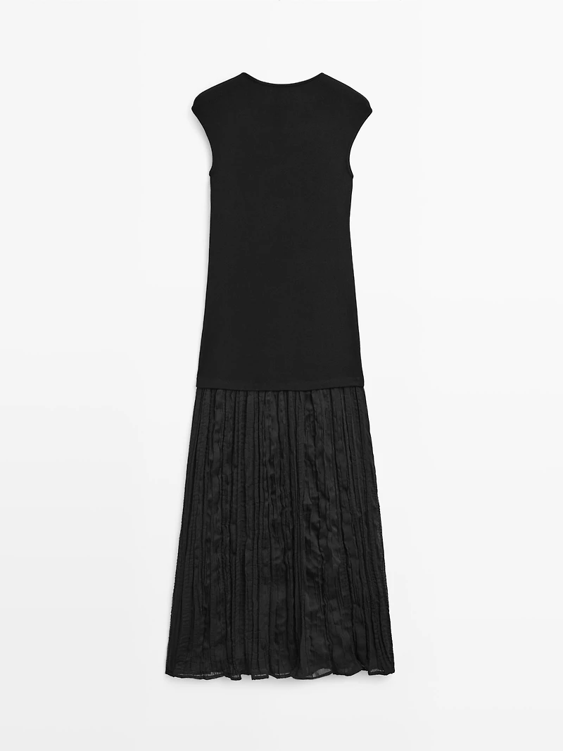Long contrast pleated dress