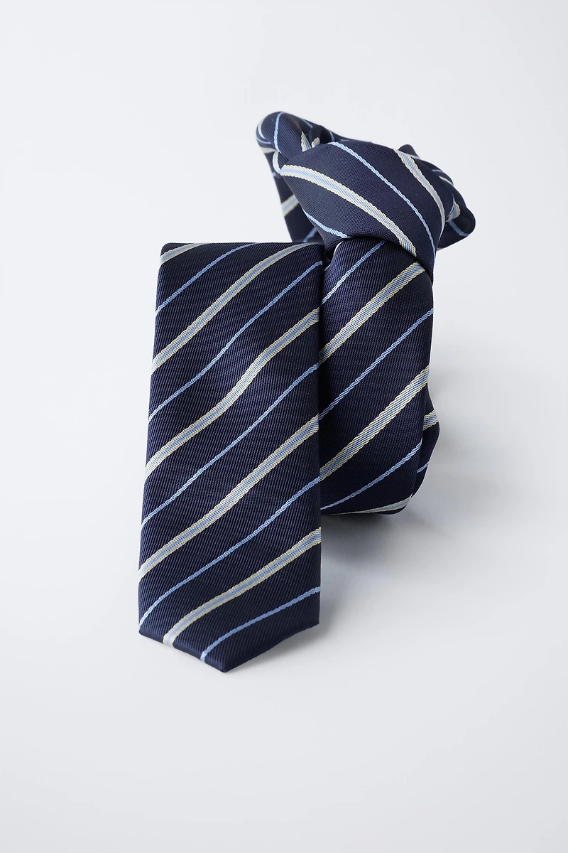 CRAVATE IMPRIMÉE À RAYURES