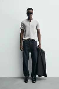 BUTTON-NECK T-SHIRT