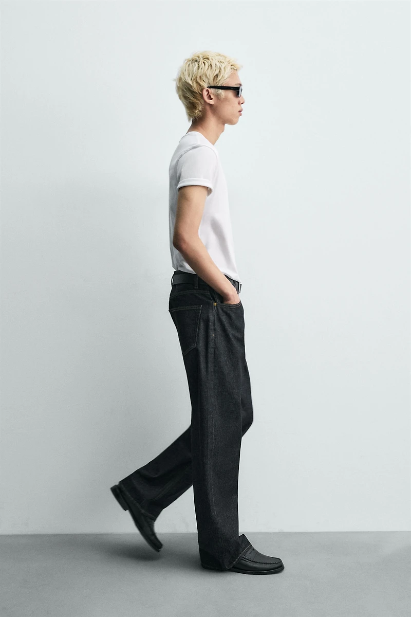 LOOSE FIT JEANS